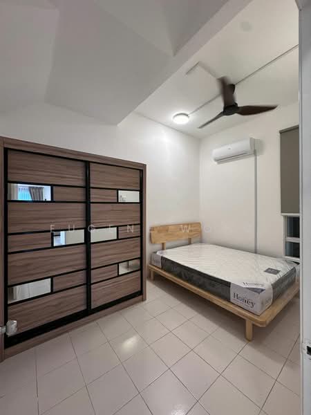 Semi-Detached House for Sale in Bandar Putra Permai (Seri Kembangan) - Eugene Wong - Bedroom - PropertyGuru.com.my