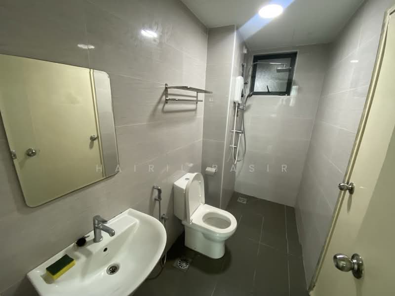 Vista Alam untuk Untuk Disewa - RM 1,500 /bulan, Mac 2026 - Bathroom - PropertyGuru.com.my