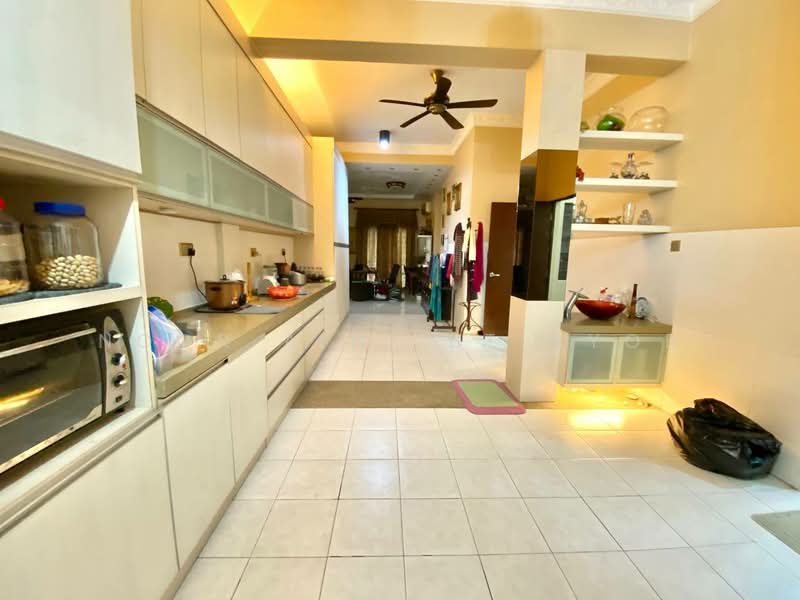 CORNER+INTERMEDIATE Glenmarie Cove Port Klang Semi D House untuk Untuk Dijual - RM 2,400,000, Feb 2026 - Kitchen - PropertyGuru.com.my