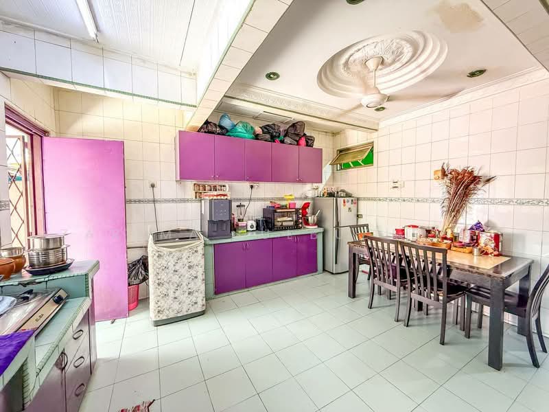 1-storey Terraced House for Sale in Puchong (Selangor) - Zarema Kulbuzheva - Kitchen - PropertyGuru.com.my