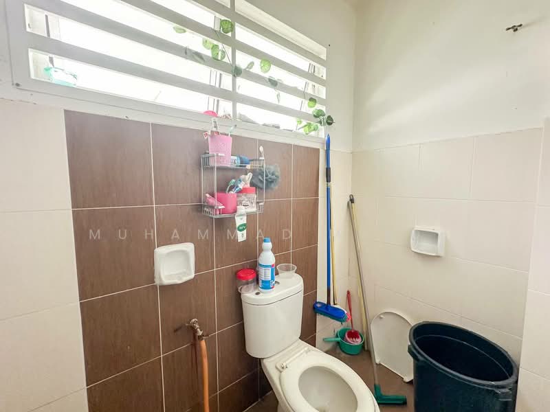 2-storey Terraced House for Sale in Dengkil (Selangor) - Muhammad Muadz - Bathroom - PropertyGuru.com.my