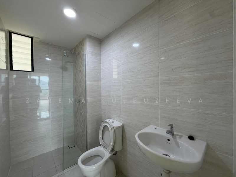 Condominium for Rent at Brezza Hill - Zarema Kulbuzheva - Bathroom - PropertyGuru.com.my