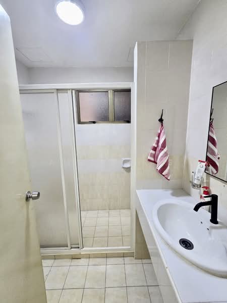 Apartment for Sale at Danga View Apartment - Amir Faris Rusli - Bathroom - PropertyGuru.com.my