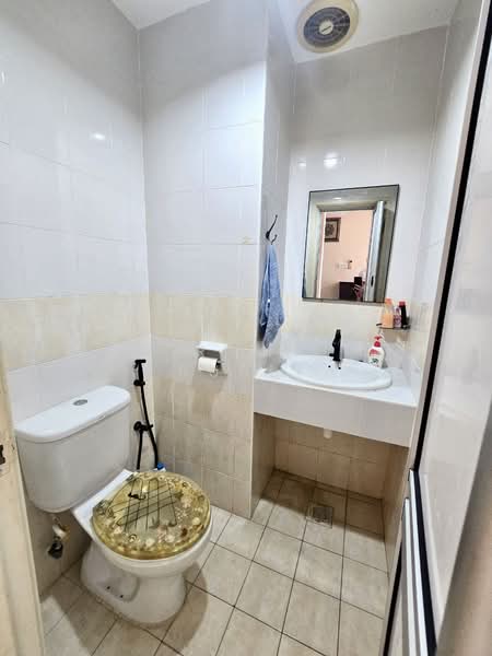 Apartment for Sale at Danga View Apartment - Amir Faris Rusli - Bathroom - PropertyGuru.com.my
