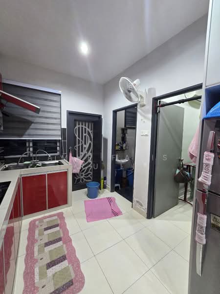 2-storey Terraced House for Sale in Taman Scientex Senai (Senai) - Amir Faris Rusli - Kitchen - PropertyGuru.com.my