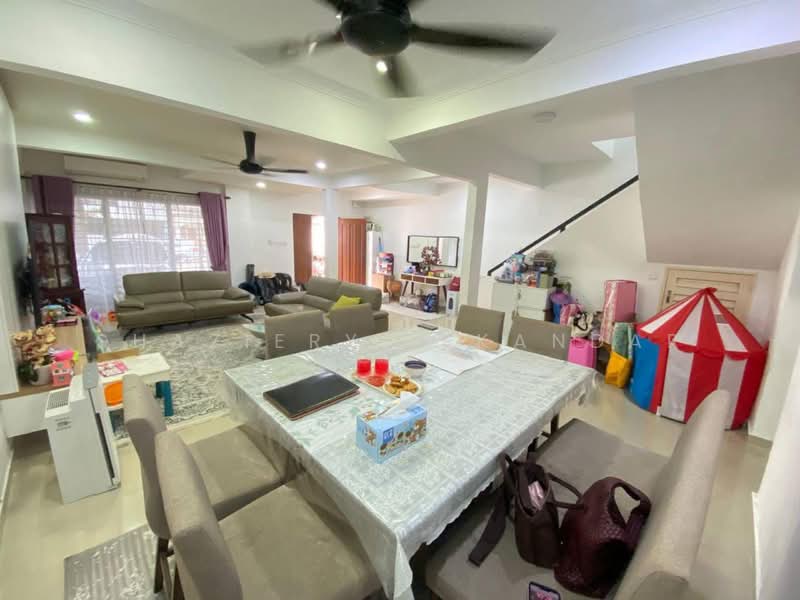 Taman Dato Ahmad Razali untuk Untuk Dijual - RM 1,050,000, Mac 2026 - Living Room - PropertyGuru.com.my