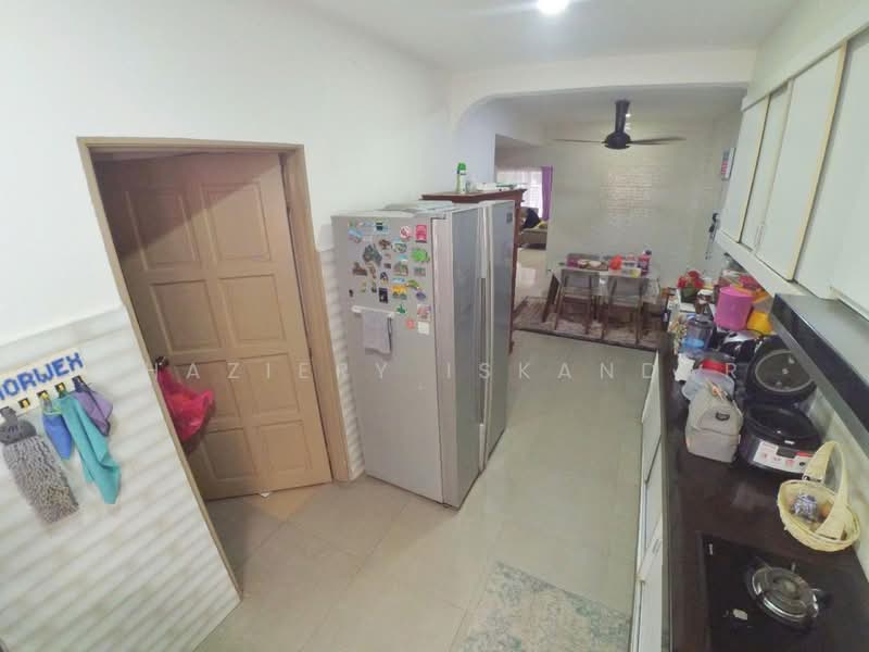 Taman Dato Ahmad Razali untuk Untuk Dijual - RM 1,050,000, Mac 2026 - Kitchen - PropertyGuru.com.my
