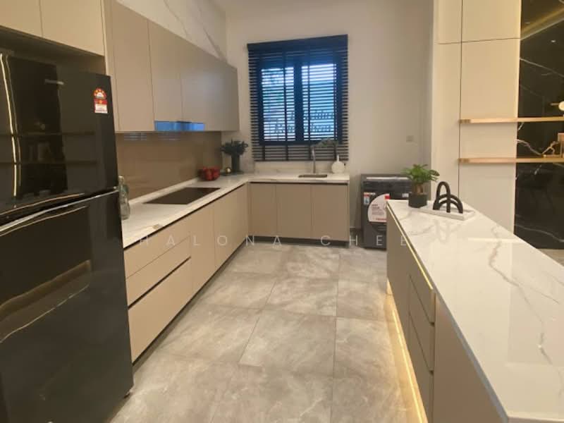 Service Residence for Sale at Parkland by the River - Halona Chee - Kitchen - PropertyGuru.com.my