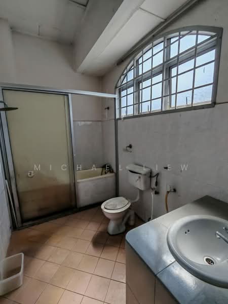 Taman Seremban Jaya untuk Untuk Dijual - RM 450,000, Mac 2026 - Bathroom - PropertyGuru.com.my