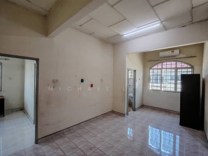 Taman Seremban Jaya untuk Untuk Dijual - RM 450,000, Mac 2026 - BedRoom 3 - PropertyGuru.com.my