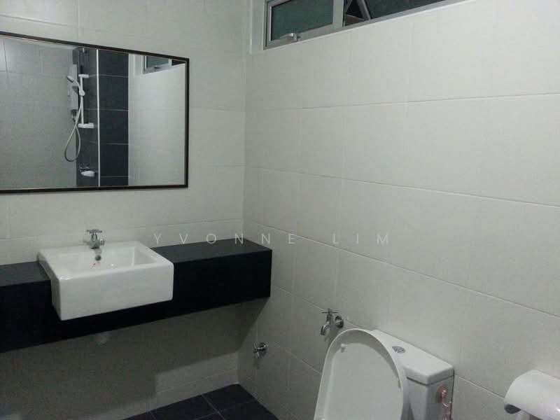 Apartment for Sale at Idaman Residence - Yvonne Lim - Bathroom - PropertyGuru.com.my