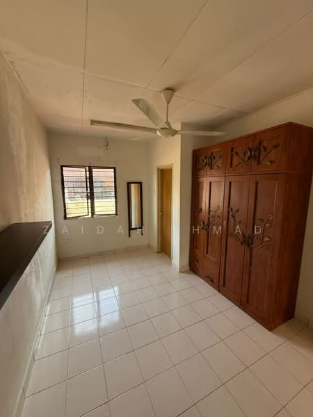 2-storey Terraced House for Sale in Bandar Puteri Klang (Klang) - Zaidah Ahmad - Bedroom - PropertyGuru.com.my