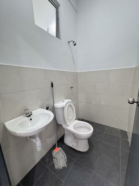 Taman Scientex Rawang untuk Untuk Disewa - RM 1,700 /bulan, Feb 2026 - Bathroom - PropertyGuru.com.my