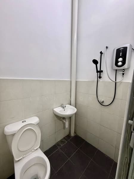 Taman Scientex Rawang untuk Untuk Disewa - RM 1,700 /bulan, Feb 2026 - Bathroom - PropertyGuru.com.my