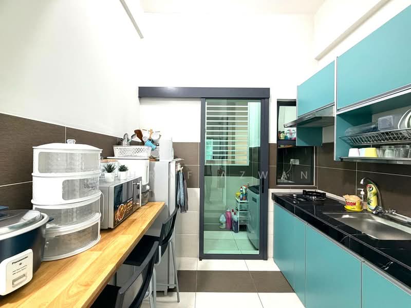Service Residence for Sale at Maple Residences @ Bandar Bestari Klang - Ashraf Azwan - Kitchen - PropertyGuru.com.my