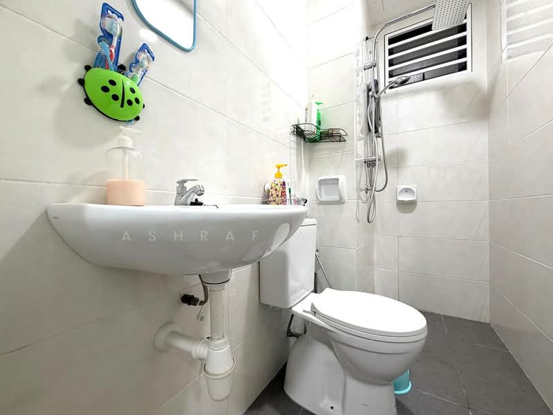 Service Residence for Sale at Maple Residences @ Bandar Bestari Klang - Ashraf Azwan - Bathroom - PropertyGuru.com.my
