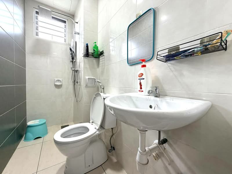 Service Residence for Sale at Maple Residences @ Bandar Bestari Klang - Ashraf Azwan - Bathroom - PropertyGuru.com.my