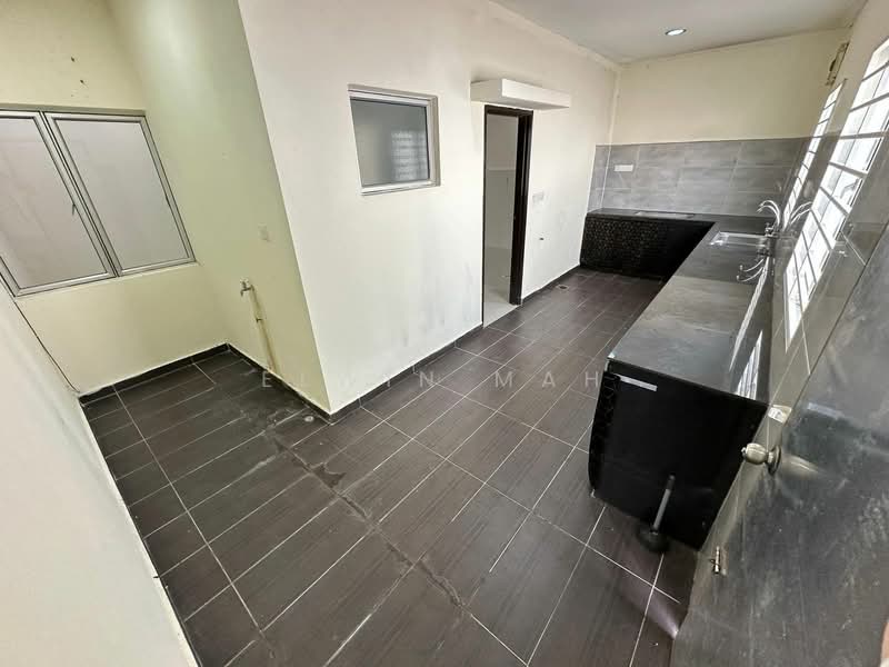 2-storey Terraced House for Sale in Rawang (Selangor) - Elwin Mah - Kitchen - PropertyGuru.com.my