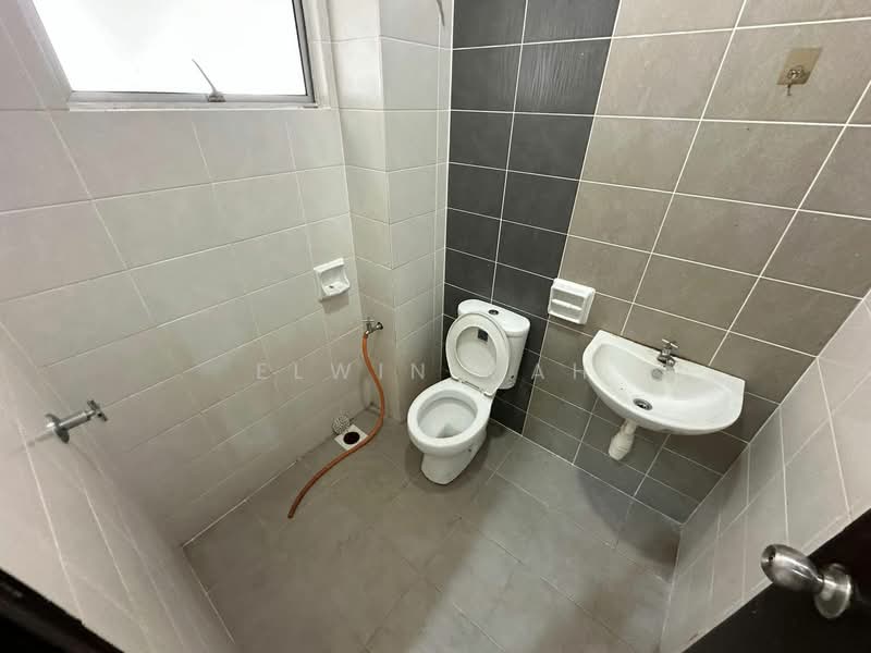 2-storey Terraced House for Sale in Rawang (Selangor) - Elwin Mah - Bathroom - PropertyGuru.com.my