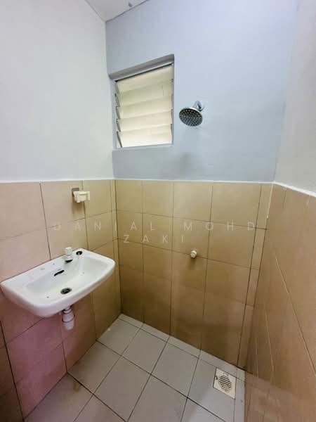 Condominium for Sale at Ara Green - Danial Mohd Zaki - Bathroom - PropertyGuru.com.my