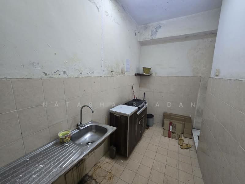 Apartment for Sale at Dataran Otomobil - Natasha Shadan - Kitchen - PropertyGuru.com.my