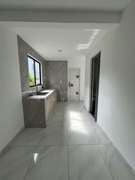 2-storey Terraced House for Sale in Kota Masai (Pasir Gudang) - Alan Ler - Kitchen - PropertyGuru.com.my