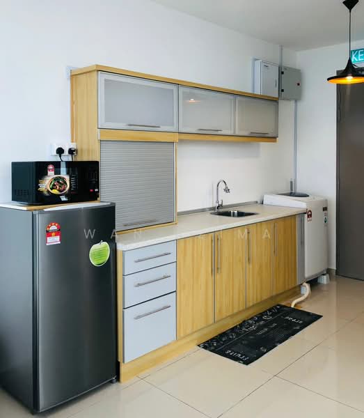 Service Residence for Sale at Pinnacle Petaling Jaya - Wan Azima - Kitchen - PropertyGuru.com.my