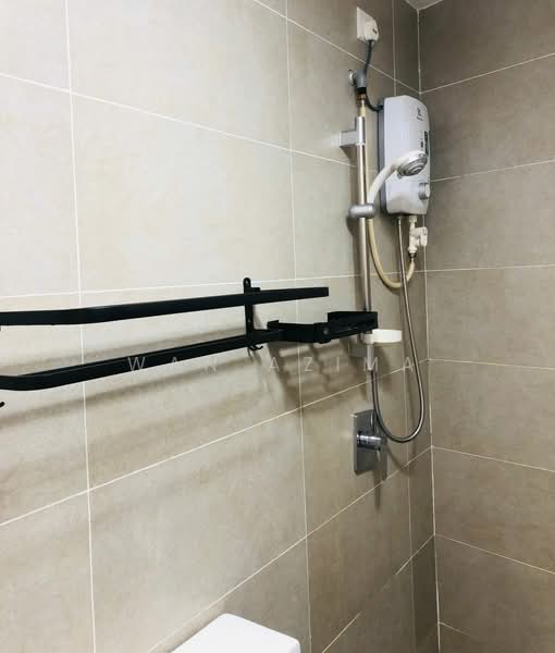 Service Residence for Sale at Pinnacle Petaling Jaya - Wan Azima - Bathroom - PropertyGuru.com.my