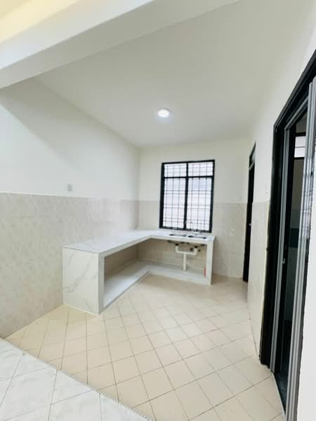 2-storey Terraced House for Sale in Johor Bahru (Johor) - Mohd Faez - Kitchen - PropertyGuru.com.my