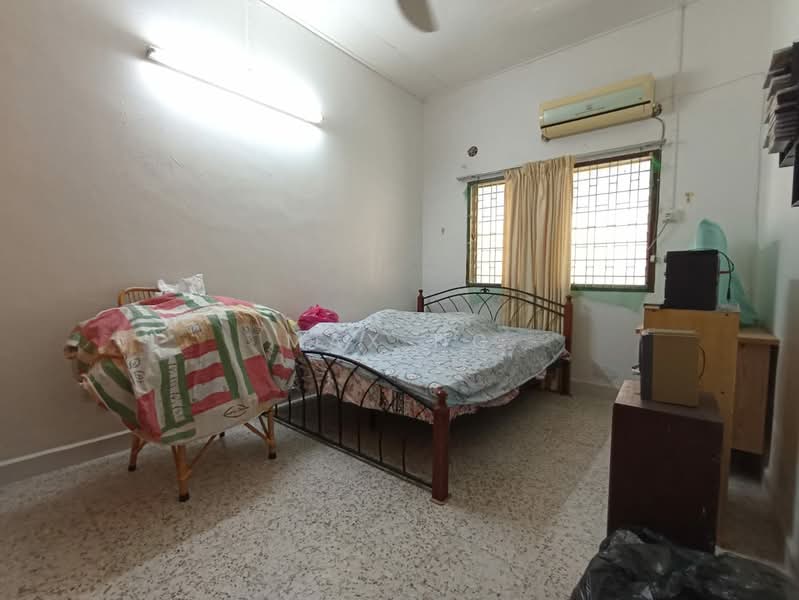 Chee Seng Garden 1sty Semi D 3200sf Tanjung Bunga untuk Untuk Dijual - RM 1,200,000, Mac 2026 - Bedroom - PropertyGuru.com.my