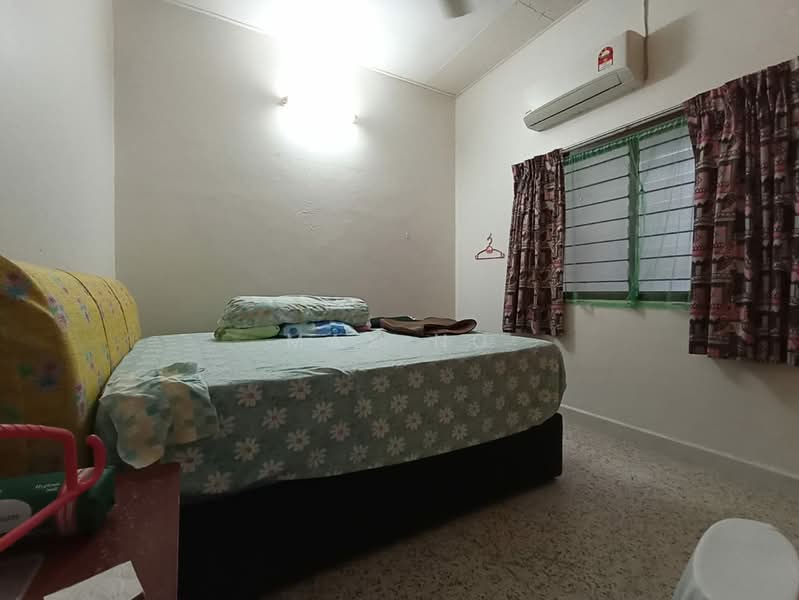 Chee Seng Garden 1sty Semi D 3200sf Tanjung Bunga untuk Untuk Dijual - RM 1,200,000, Mac 2026 - Bedroom - PropertyGuru.com.my