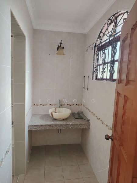 Bungalow for Sale in Kota Damansara (Selangor) - KC Wong - Bathroom - PropertyGuru.com.my