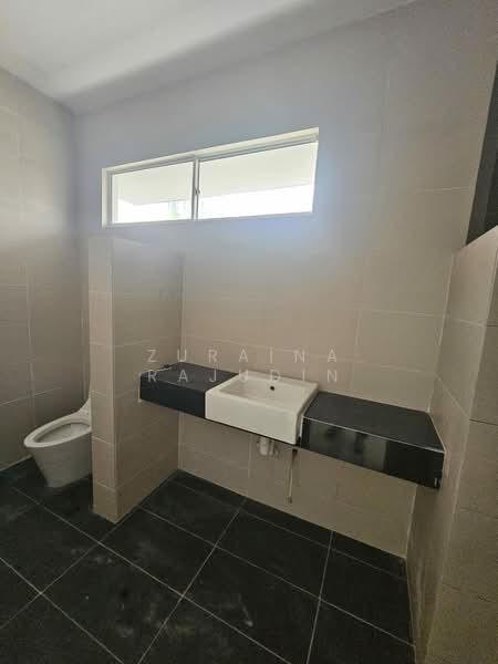 Terraced House for Rent in Shah Alam (Selangor) - Zuraina Rajudin - Bathroom - PropertyGuru.com.my