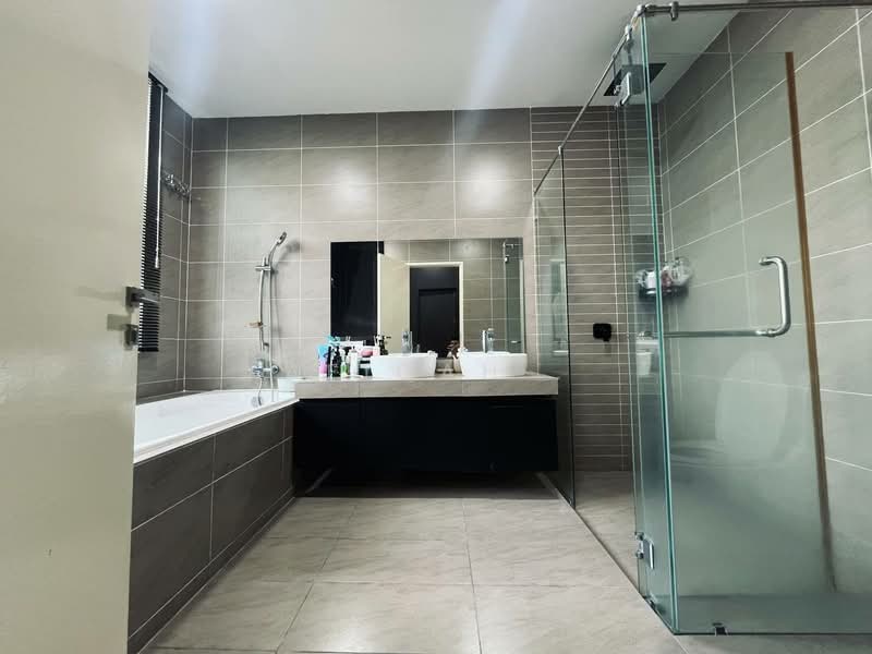 Semi-Detached House for Sale in Cyberjaya (Selangor) - Afiqah . - Bathroom - PropertyGuru.com.my