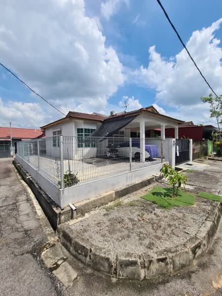1-storey Terraced House for Sale in Taman Widuri (Sungai Jawi) - Alex Ho - Exterior - PropertyGuru.com.my