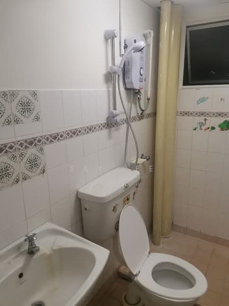 Apartment for Rent at Kenanga Apartments - Sky Lee - Bathroom - PropertyGuru.com.my
