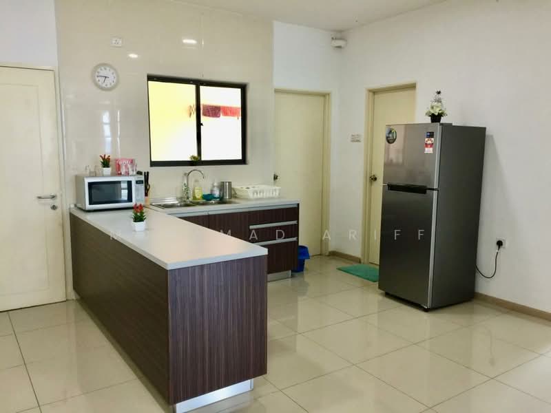 Service Residence for Rent at Vista Alam Serviced Apartment - Mohamad Ariff - Kitchen - PropertyGuru.com.my