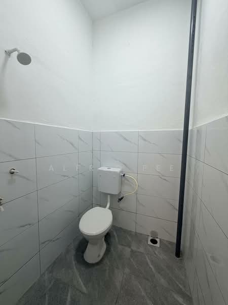 Taman Air Biru Pasir Gudang untuk Untuk Dijual - RM 399,000, Mac 2026 - Bathroom - PropertyGuru.com.my