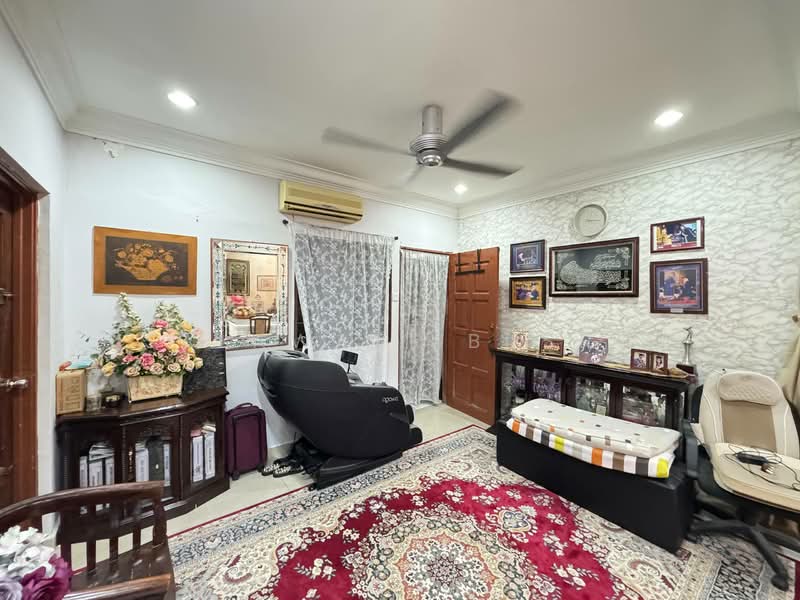 Bungalow for Sale in Seksyen 2 (Shah Alam) - Salawati Busro - Living Room - PropertyGuru.com.my