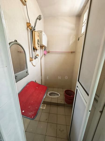 1.5-storey Terraced House for Sale in Perling (Johor) - Bee Ng - Bathroom - PropertyGuru.com.my