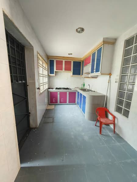 1.5-storey Terraced House for Sale in Perling (Johor) - Bee Ng - Kitchen - PropertyGuru.com.my