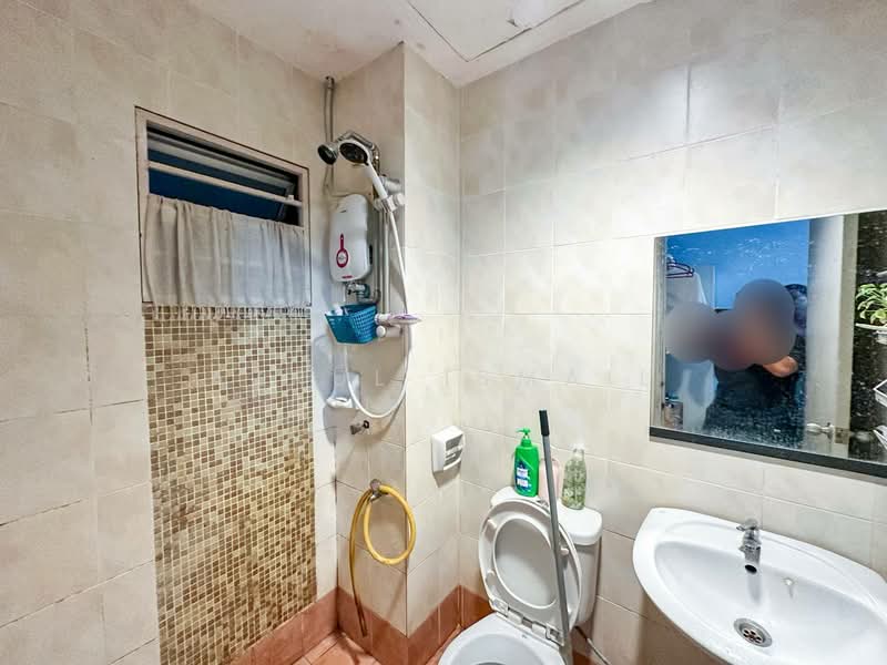 Lumayan Apartment (Bdr Tasik Permaisuri) untuk Untuk Dijual - RM 305,000, Feb 2026 - Bathroom - PropertyGuru.com.my