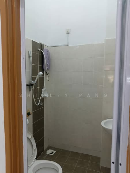 1-storey Terraced House for Rent in Taman Indahpura (Kulai) - Shirley Pang - Bathroom - PropertyGuru.com.my