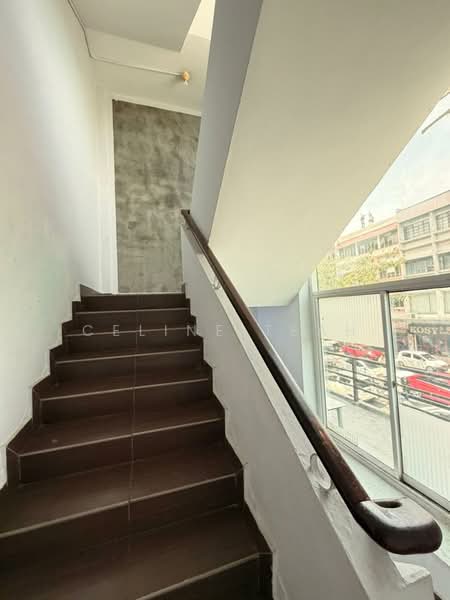 For Sale - Kampung Air Corner Block 5 Storey Good Roi