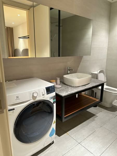 Service Residence for Sale at Residensi Solaris Parq - Ashley Haw - Bathroom - PropertyGuru.com.my