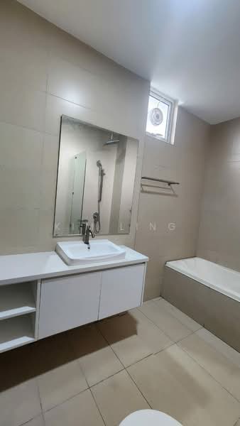 Condominium for Rent at Sri Putramas III / Royal Regent - Kim Ling - Master Bathroom - PropertyGuru.com.my