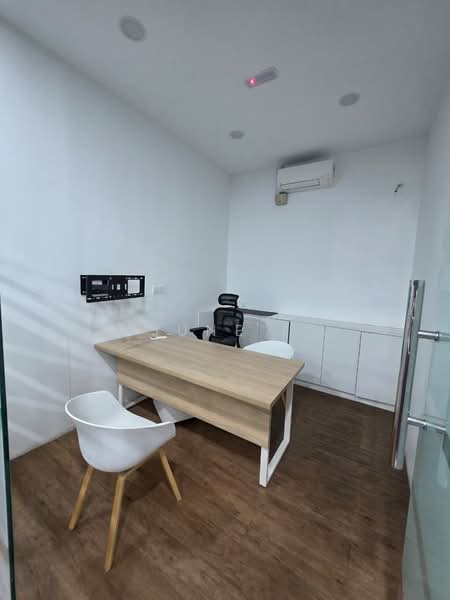 Kedai untuk Dijual di Kota Damansara (Selangor) - June Koo - Study - PropertyGuru.com.my