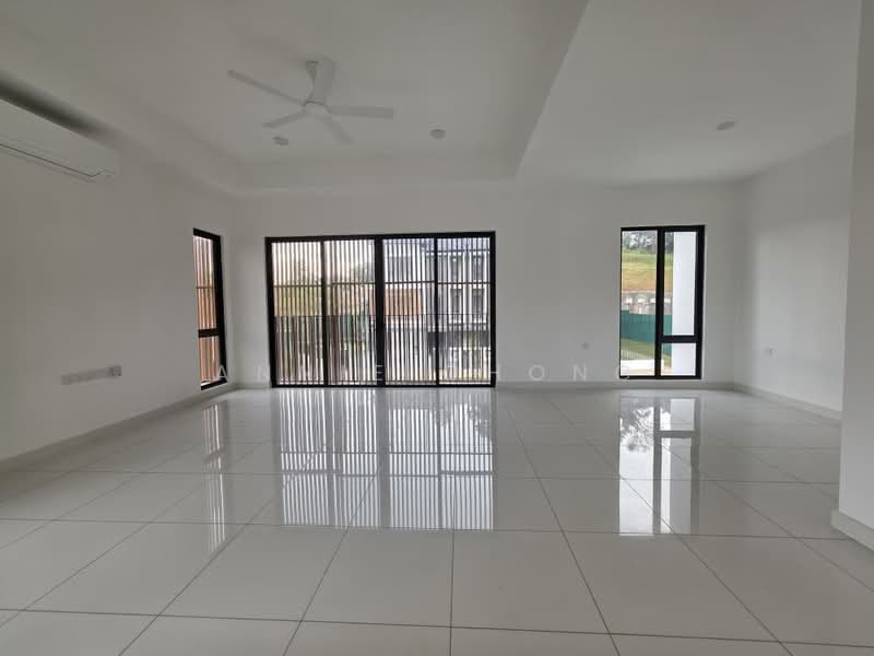 Twin Villa for Sale in Symphony Hills (Cyberjaya) - Annie Chong - Living Room - PropertyGuru.com.my