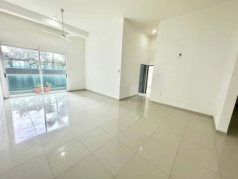 Service Residence for Sale at D'carlton (Residensi Seri Mega) - Ellen Yeap - Living Room - PropertyGuru.com.my