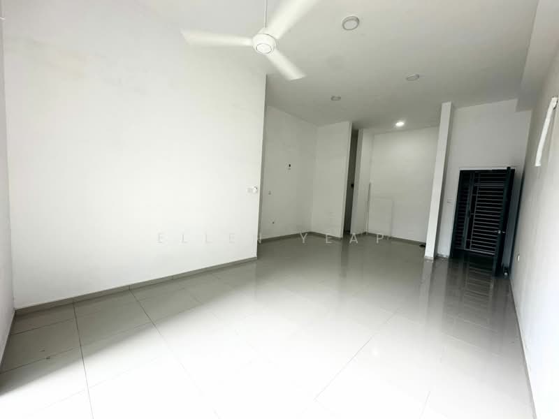 Service Residence for Sale at D'carlton (Residensi Seri Mega) - Ellen Yeap - Living Room - PropertyGuru.com.my